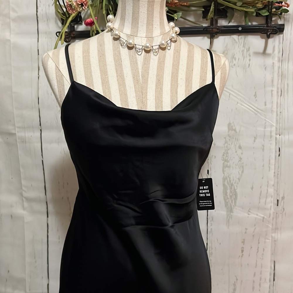 Dress - Picture 6 of 6